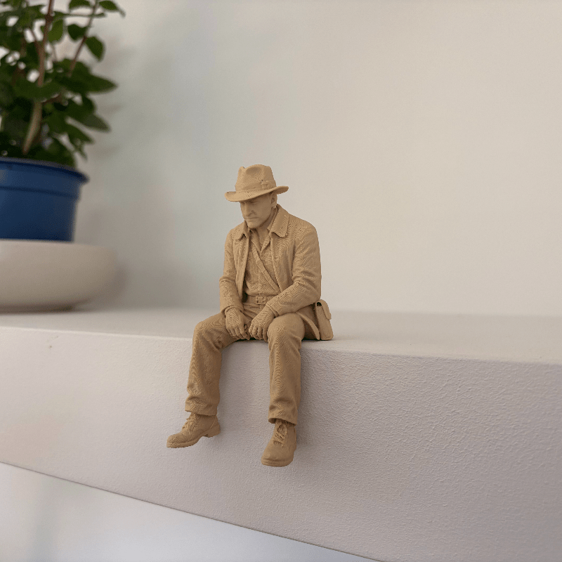 무광 베이지색 익스플로러 엣지 좌상 조각상 – 빈티지  - Home Office Bookshelves 리뷰 및 가격