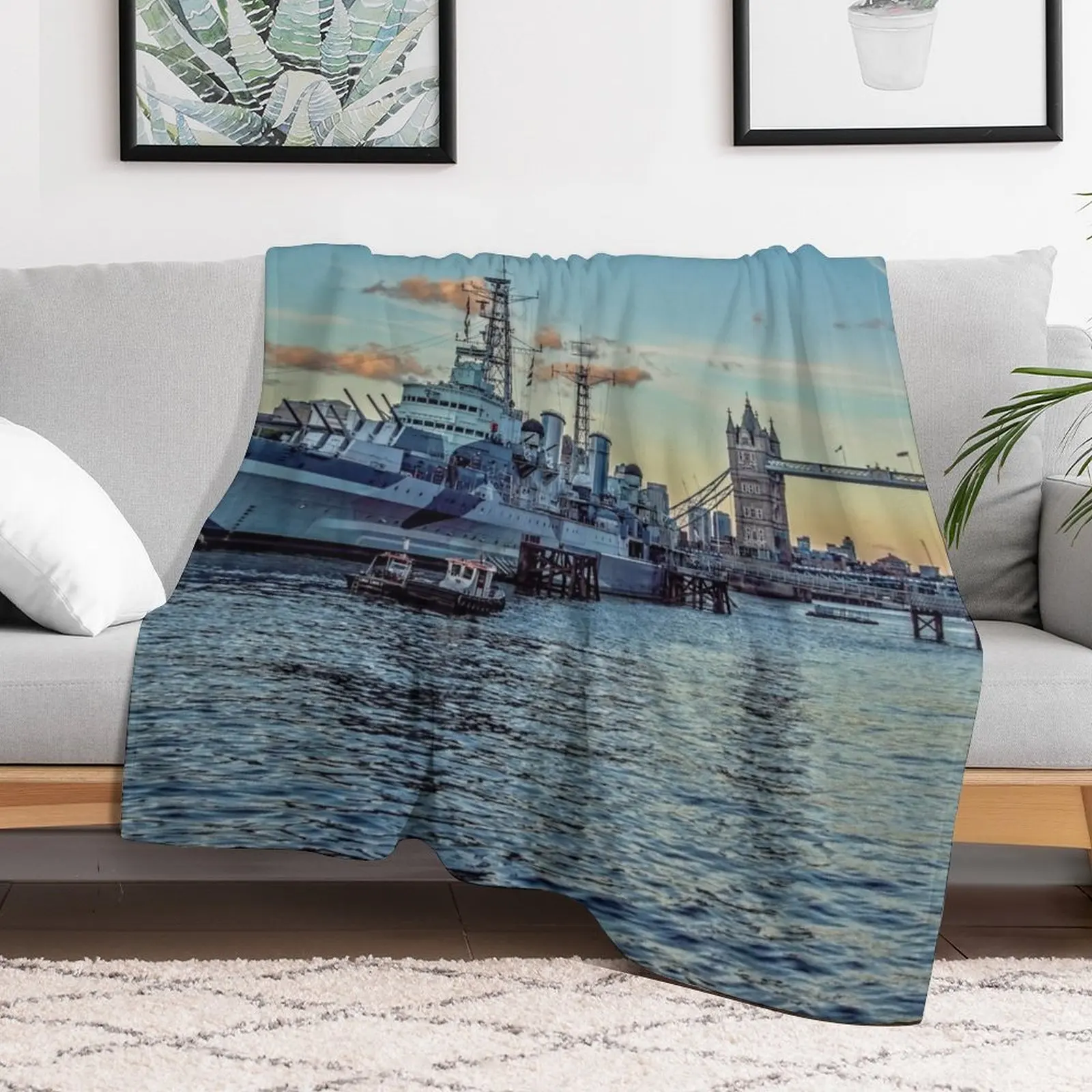 # 321 HMS 벨파스트와 런던 타워 브리지 사무실  - Home Office Belfast 리뷰 및 가격